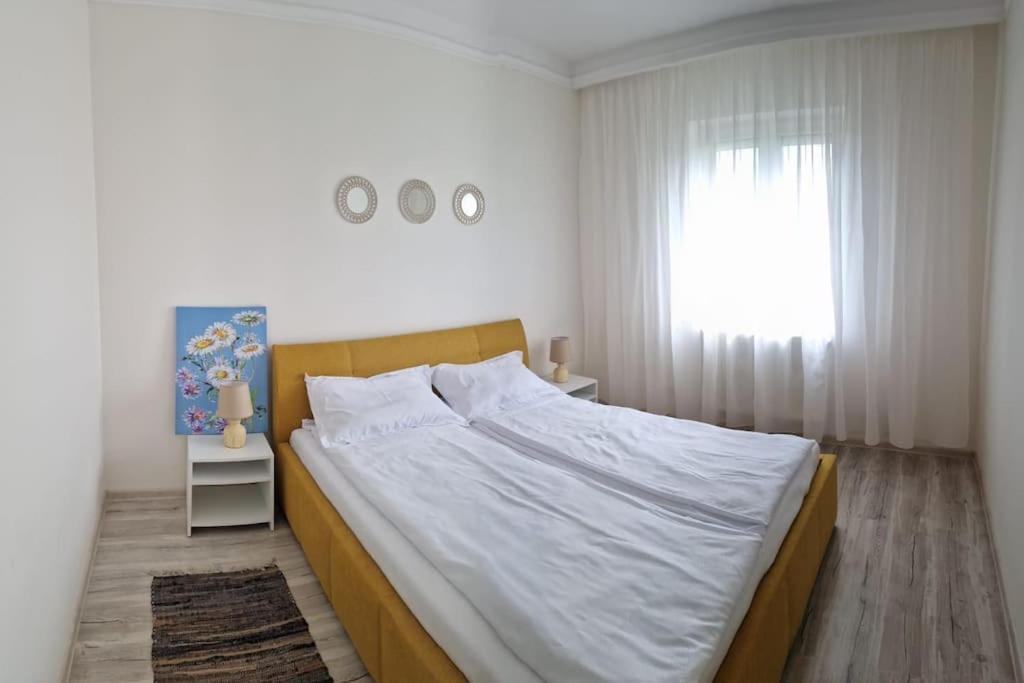Ori Modern Apart Malul Muresului , Arad Esterno foto